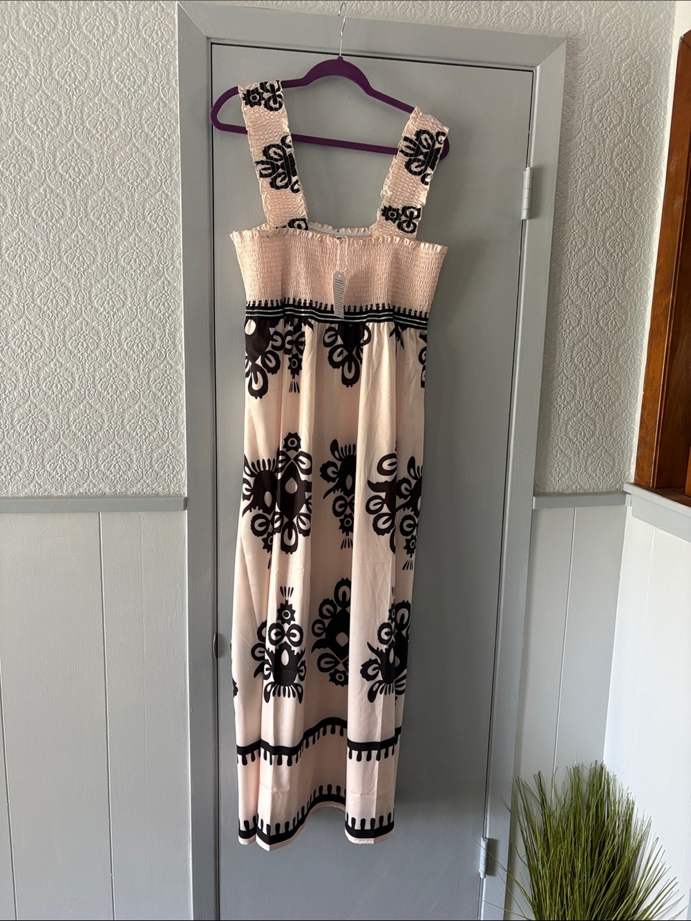 Sleeveless Pink & Black Maxi Dress with Bold Print
